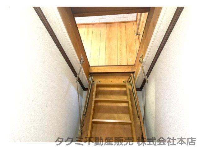 神戸市垂水区東垂水　中古戸建のその他|ロフトに上がる階段です