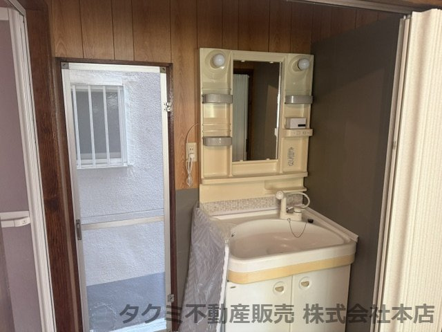神戸市垂水区東垂水　中古戸建の独立洗面台