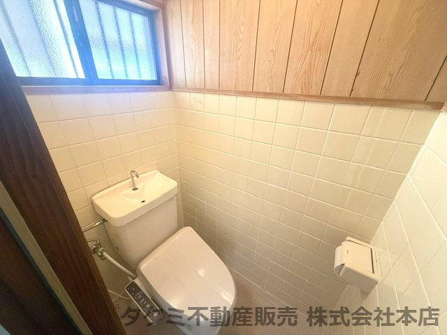 神戸市垂水区東垂水　中古戸建のトイレ