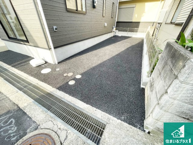 5日(土)6日(日)現地ご見学可能！　伊丹市山田　第3期　新築一戸建ての駐車場|駐車スペース！散水栓があるので、こまめに愛車を洗えます！