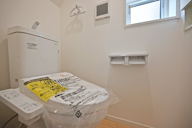 クレイドルガーデン山田3丁目新築一戸建て│4LDK+駐車駐輪のトイレ|1・2階に1か所ずつウォッシュトイレを導入しています。