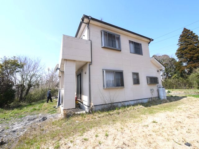 茂原市千町　中古戸建の庭|平成19年12月築　4LDK  駐車2台  近隣に家がなく自然豊かな閑静な立地です。システムキッチン