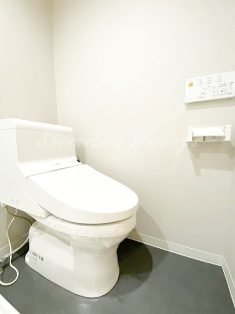 横浜市戸塚区吉田町のアパートのトイレ