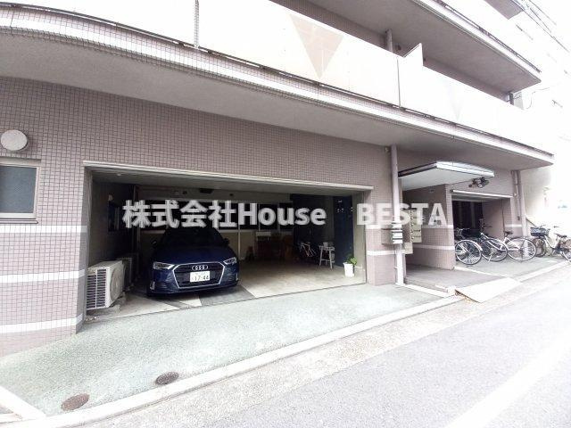コーラルウェイⅡの駐車場
