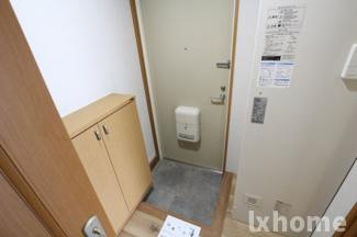 ステラガーデン茨木EASTの玄関|ゆったりとした玄関です