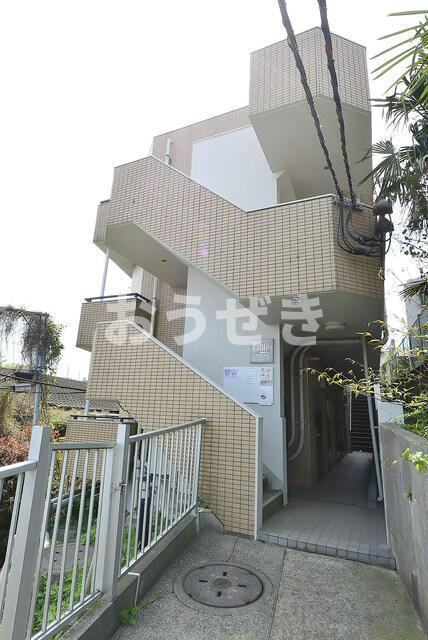 プレール横浜山手のエントランス