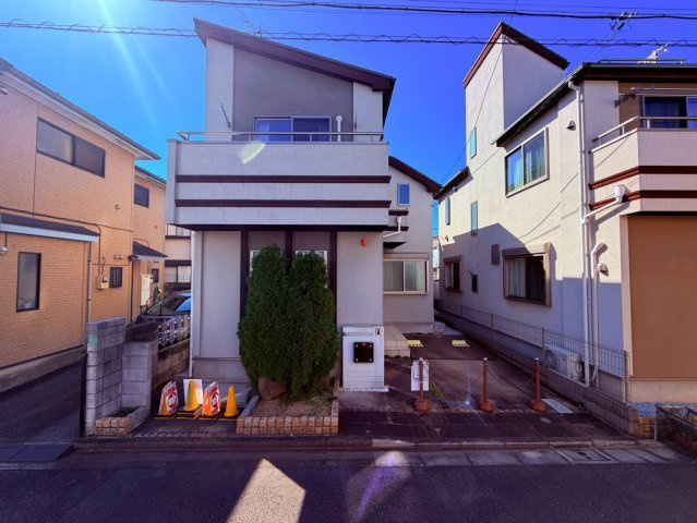 【外観】 | 練馬区旭町１丁目　中古戸建て | 街並みに映える美しいデザインと、落ち着きある佇まいが魅力