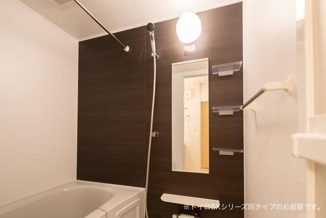 町田市金井４丁目のアパートの浴室