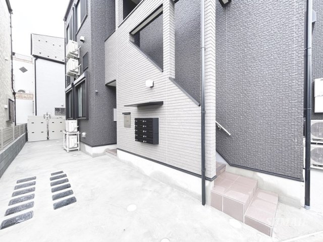 マルバ北赤羽のエントランス|建物入口です