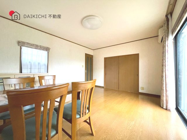 【居間・リビング】 | 加須市東栄2丁目　中古戸建