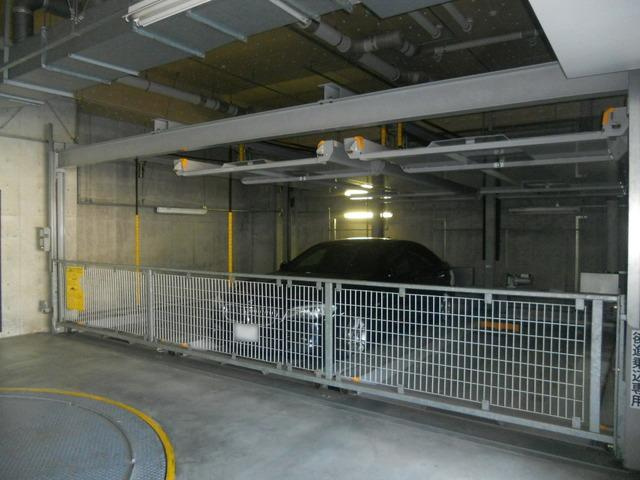 川崎市多摩区西生田４丁目の賃貸マンションの駐車場