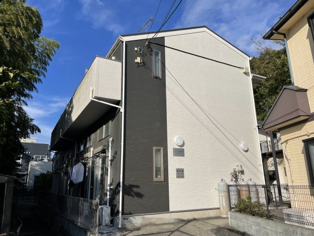 川崎市麻生区高石５丁目のアパートの外観