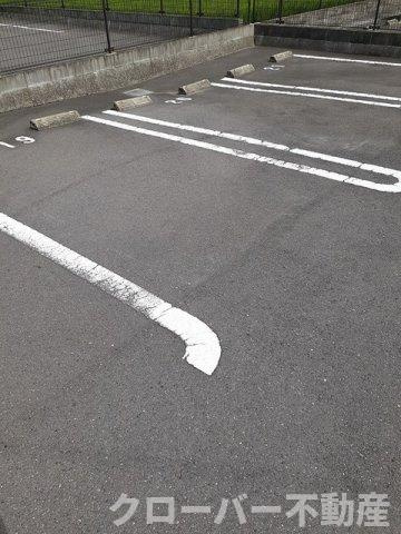 メゾンド・ソレイユ　Ⅲの駐車場