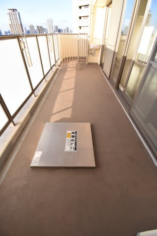なんばセントラルプラザリバーガーデンC棟のバルコニー
