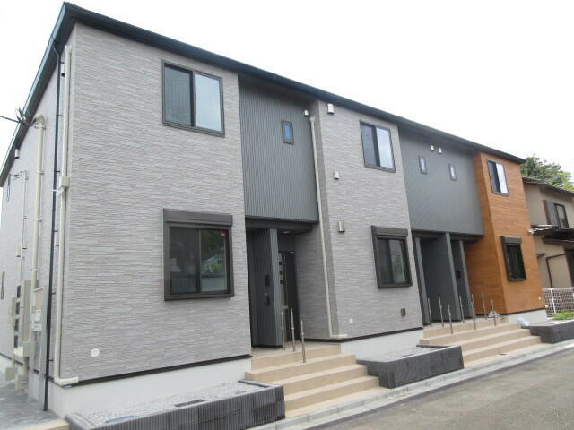 町田市三輪町のアパートの外観