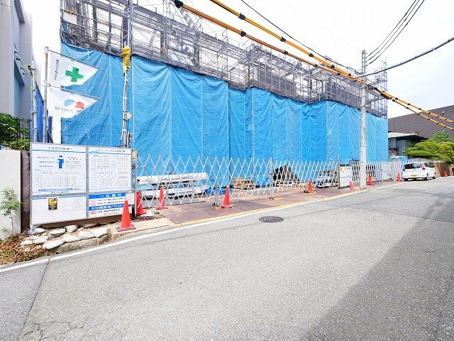 ジェイエイチエスプレミア学園前