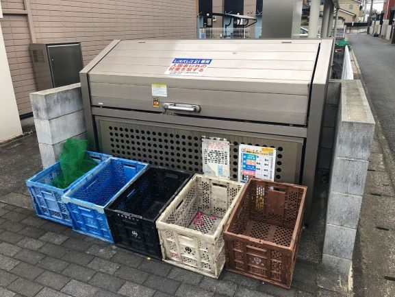 レオパレスミカドＢのエントランス