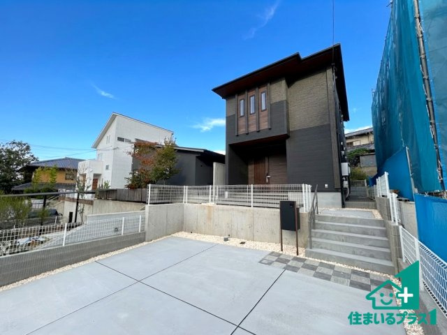 ●31(土)1(日)3(祝)現地説明会　奈良市鳥見町　限定1邸の外観|安心の10年保証！外観を美しく保ち、雨水で汚れを落とします！気になることがありましたら、お気軽にお問い合わせください！