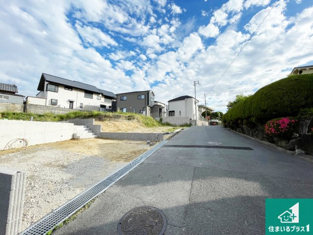 ●5(土)6(日)現地説明会　奈良市鳥見町　限定1邸の前面道路含む現地写真|周辺は閑静な住宅街です。前面道路もしっかりと有りますので車の出し入れも安心ですよ！
