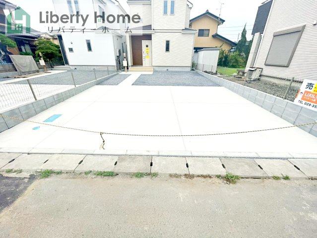 ひたちなか市相金町33番　A号棟　新築戸建の駐車場