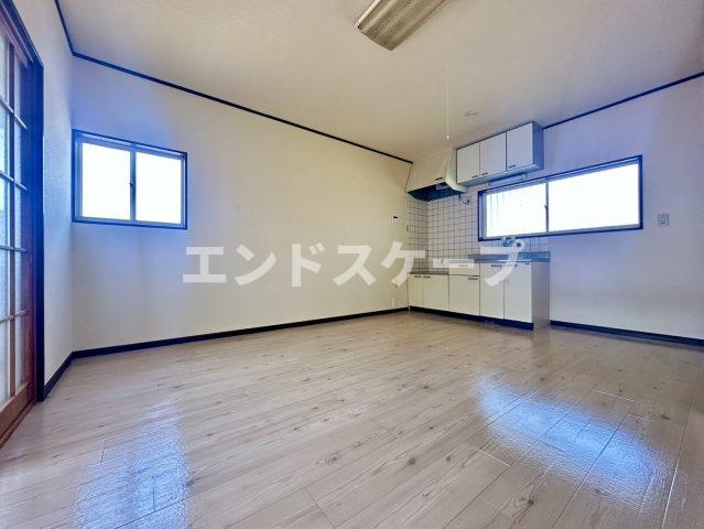 ヴィレッジ飯塚Ｂの居間・リビング|高崎、前橋のお部屋探しはエンドスケープまで！お客様の理想お聞かせ下さい♪