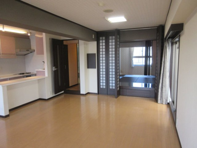 【居間・リビング】 | ファミール和歌山壱番館