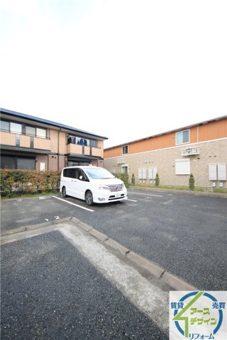 エステリーオD棟の駐車場|※類似写真
