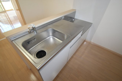 【キッチン】 | サンバロン | ※同建物ほかのお部屋の写真です。