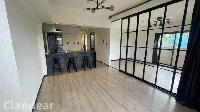 ライオンズマンション北小金の居間・リビング|ドキドキの新生活も、安心してスタート。ぴったりの住まいを見つけませんか？クランディアが一緒に住まい選びをサポートします‼　まずは、お気軽にお問合せください　＃クランディア
