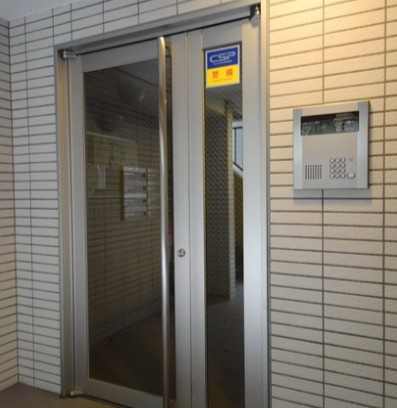 荒川区東日暮里３丁目の賃貸マンションのエントランス