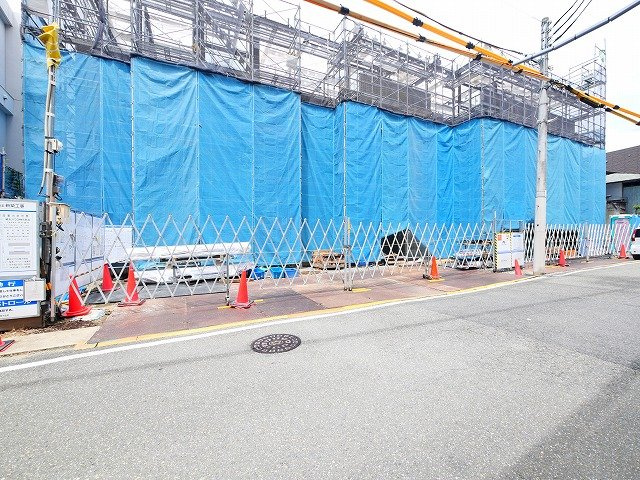 ジェイエイチエスプレミア学園前