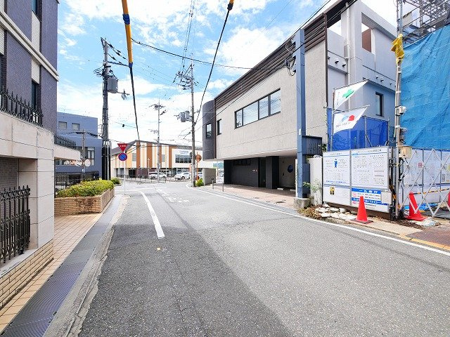 ジェイエイチエスプレミア学園前