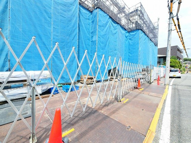 ジェイエイチエスプレミア学園前