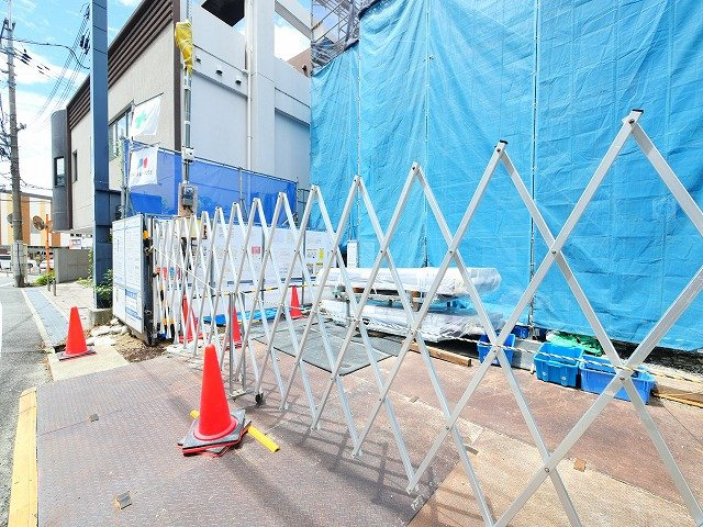 ジェイエイチエスプレミア学園前
