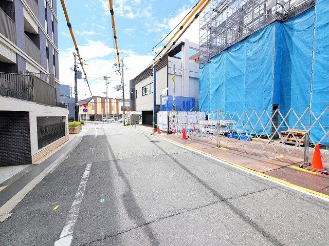 ジェイエイチエスプレミア学園前