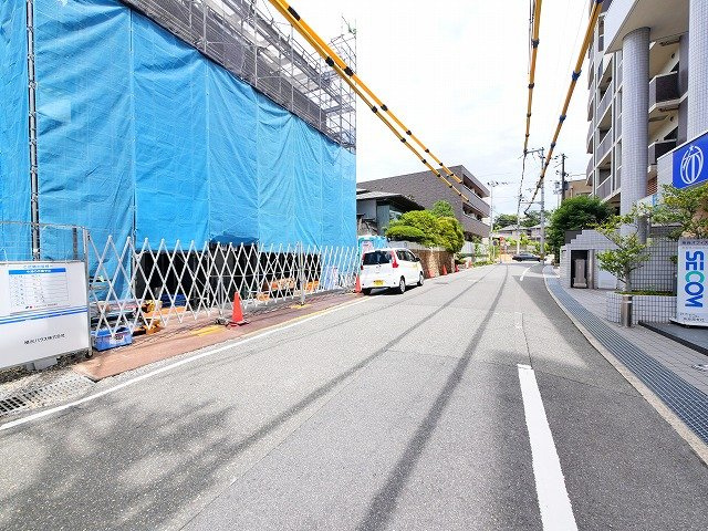 ジェイエイチエスプレミア学園前