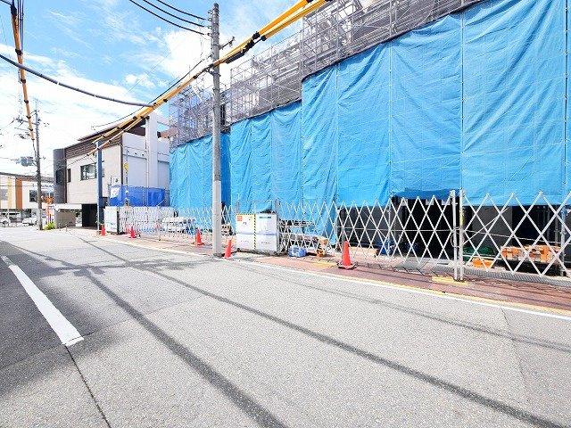 ジェイエイチエスプレミア学園前