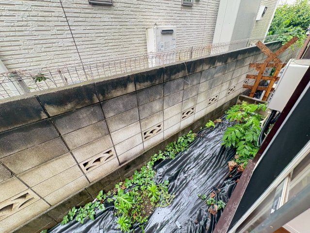 ミロメゾン市川曽谷1丁目東棟の庭