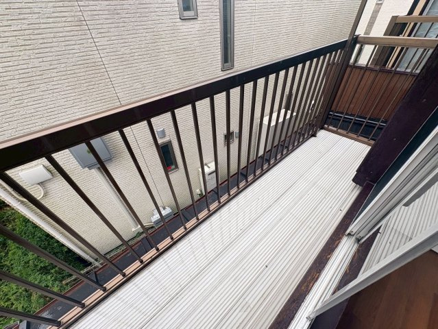 ミロメゾン市川曽谷1丁目東棟のバルコニー