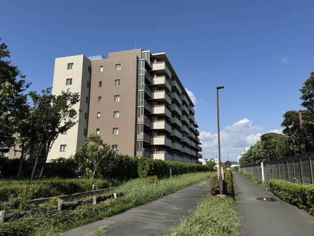 ルネ　ファンタグラーレ府中是政の外観|落ち着いた雰囲気の外観です