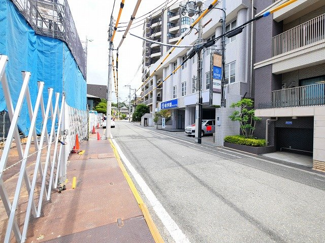 ジェイエイチエスプレミア学園前