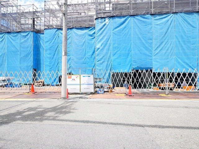 ジェイエイチエスプレミア学園前