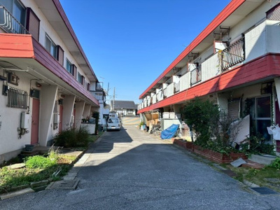 【前面道路含む現地写真】 | 千葉県柏市花野井　中古テラスハウス | ヨークマートまで徒歩3分
