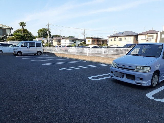 サン・フォーラムの駐車場