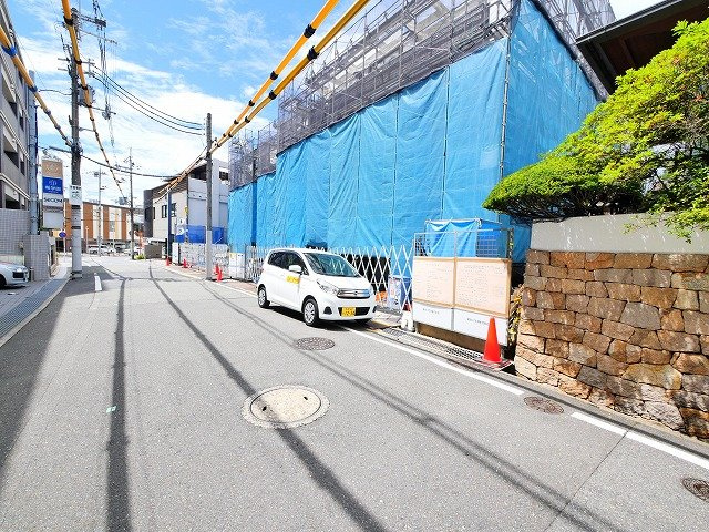ジェイエイチエスプレミア学園前