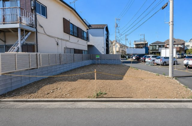 【外観】 | 堀ノ内　新築戸建て＿東南角地×公園近く×緑豊か、癒しとゆとりの暮らし | 現地（2026年4月）撮影 南側も間口が広いので解放感と陽当たりがあります