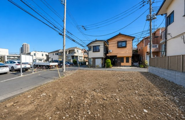 【外観】 | 堀ノ内　新築戸建て＿東南角地×公園近く×緑豊か、癒しとゆとりの暮らし | 現地（2026年4月）撮影 敷地の奥から撮影