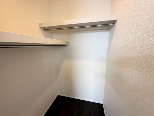 ★★南城市玉城親慶原-2号棟（全2棟）の収納|収納豊富です