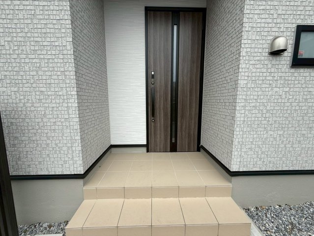★★南城市玉城親慶原-1号棟（全2棟）の玄関|ゆったりとした玄関です