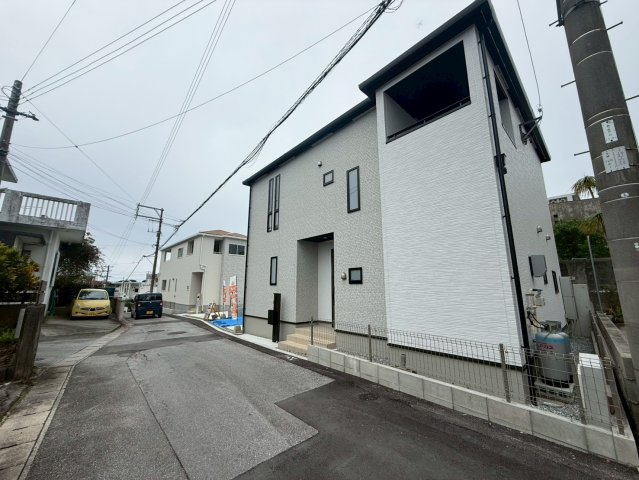 ★★南城市玉城親慶原-1号棟（全2棟）の前面道路含む現地写真|前面道路含む現地写真です